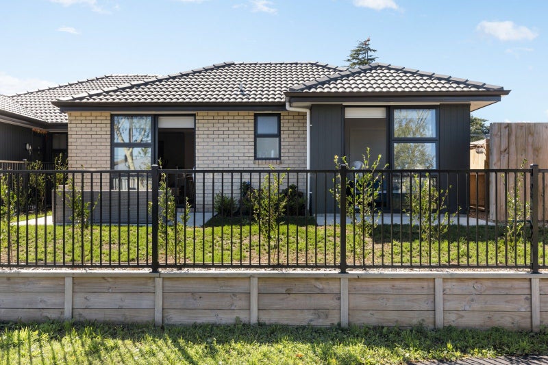 1/15 Mabian Crescent, Deanwell, Hamilton - Carousel 2