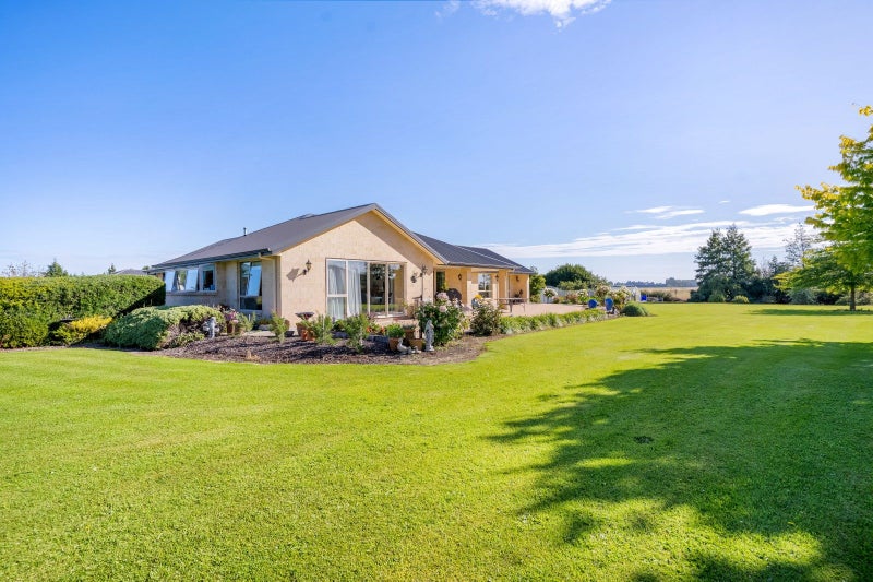 33 Longwood Drive, Winton, Winton - Carousel 2