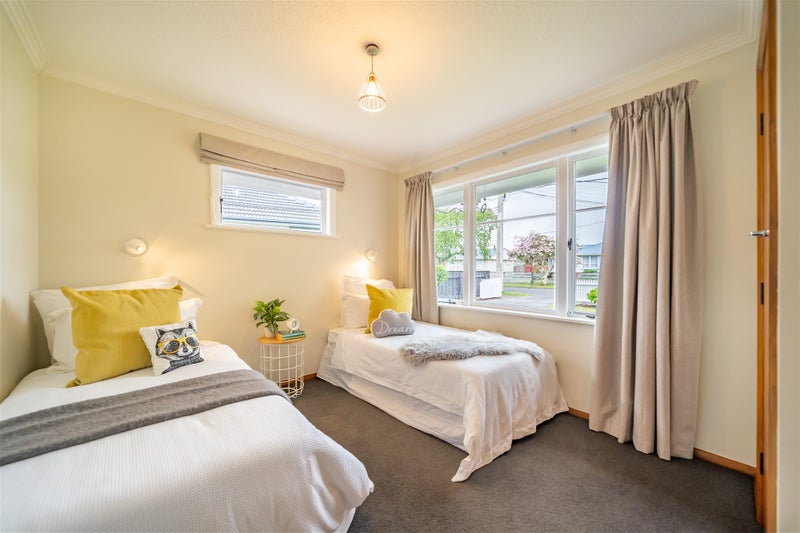 19 Charles Street, Clouston Park, Upper Hutt - Carousel 23