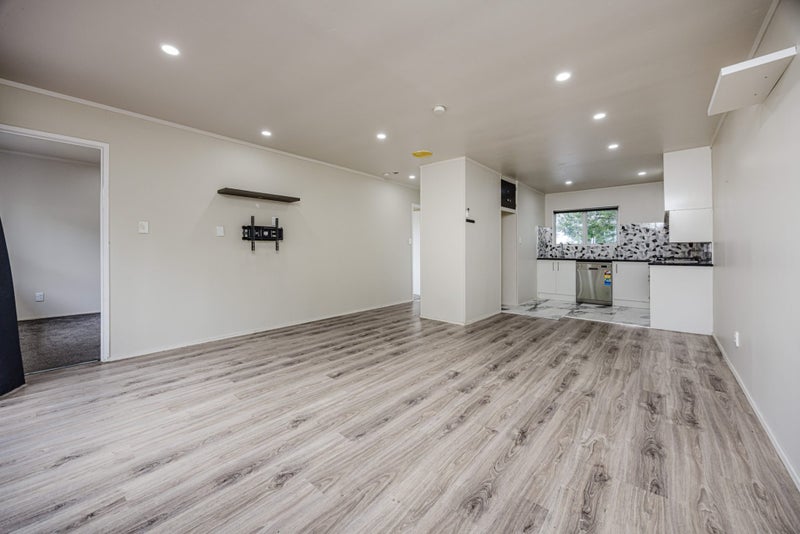 2/60 Moncrieff Avenue, Clendon Park, Auckland - Carousel 2