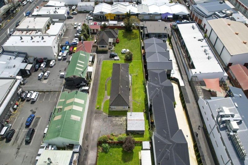 11 Cook Street, Hamilton East, Hamilton - Carousel 28