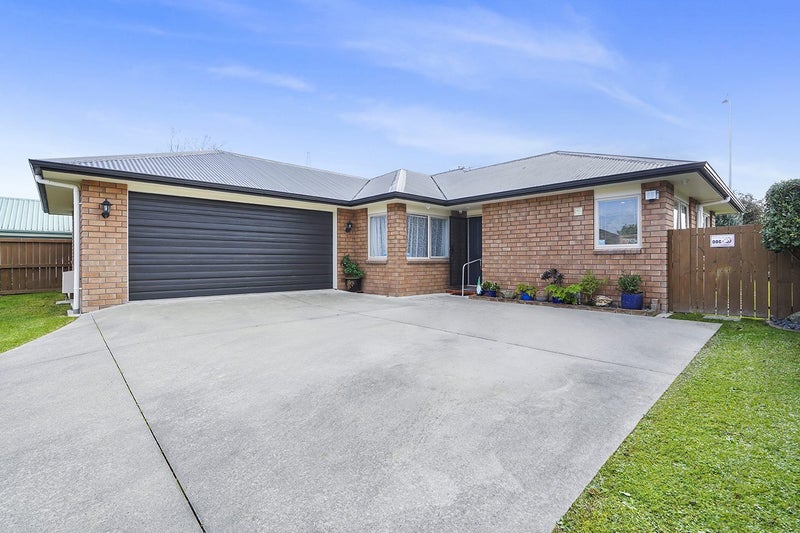 8 Ashgrove Court, Hamilton East, Hamilton - Carousel 1
