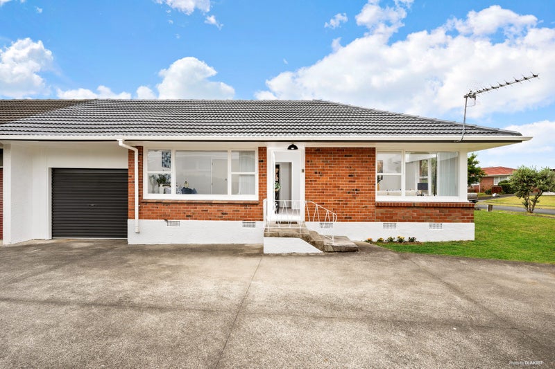 2/2 Dowling Place, Pakuranga, Auckland - Carousel 1