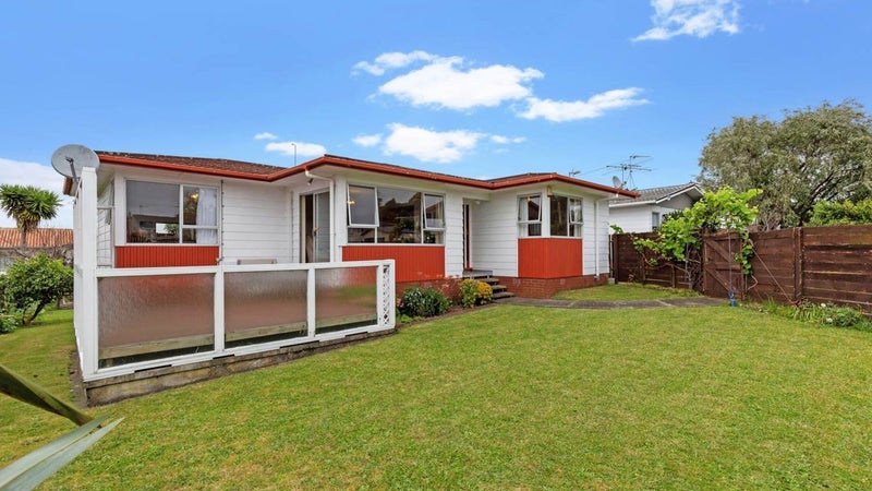 60 CASUARINA RD, Half Moon Bay, Auckland - Carousel 1