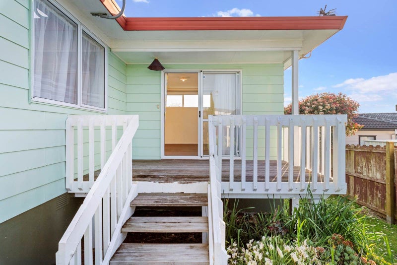 2/14 Silver Creek Road, Weymouth, Auckland - Carousel 2