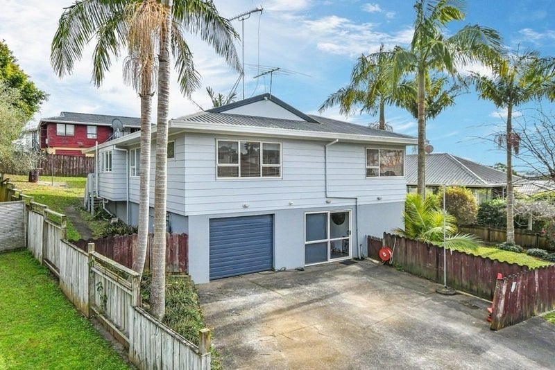 15 Lowburn Place, Clover Park, Auckland - Carousel 1