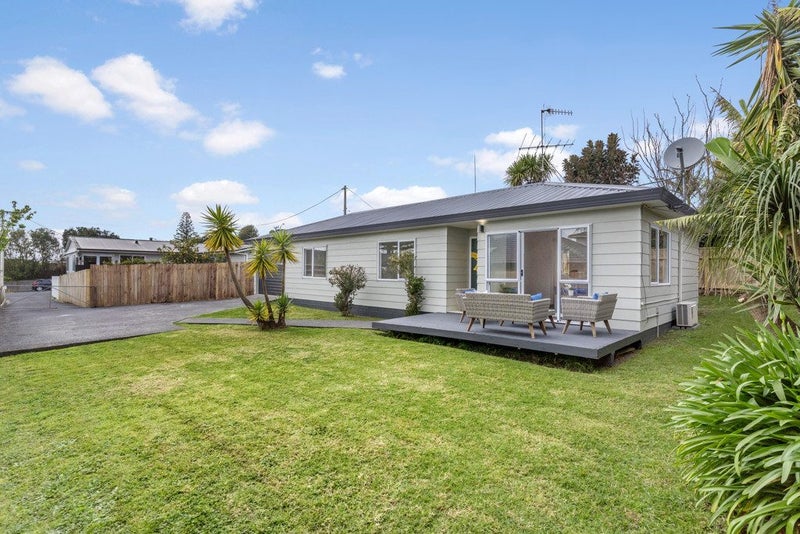 2/328 Rangatira Road, Beach Haven, Auckland - Carousel 1