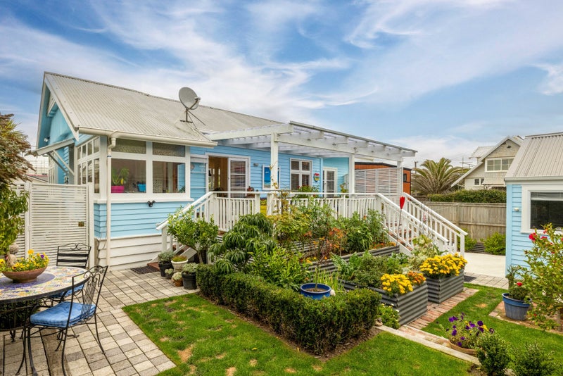 8 Effingham Street, North New Brighton, Christchurch - Carousel 1