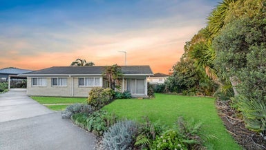 21 Waimai Avenue, Weymouth, Auckland - Carousel 1