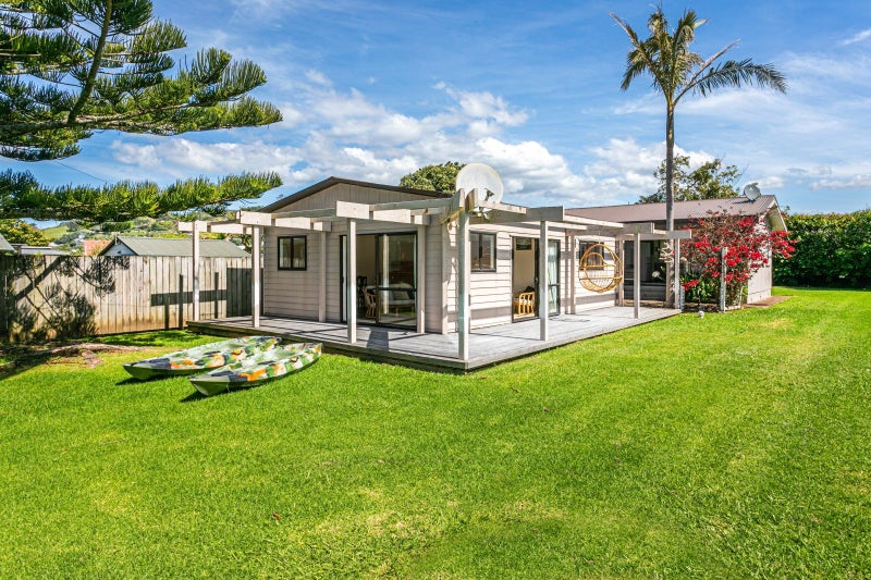 8 Dawn Avenue, Hahei, Whitianga - Carousel 1