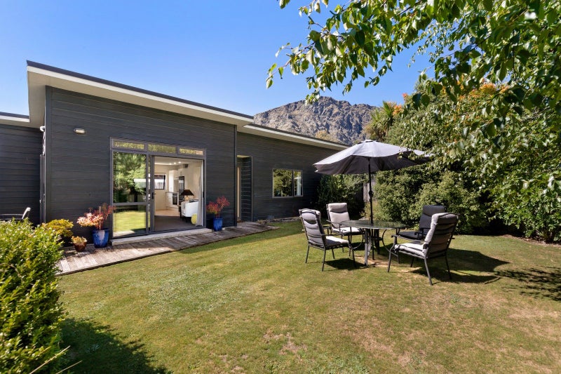 8A Amber Close, Arthurs Point, Queenstown - Carousel 2