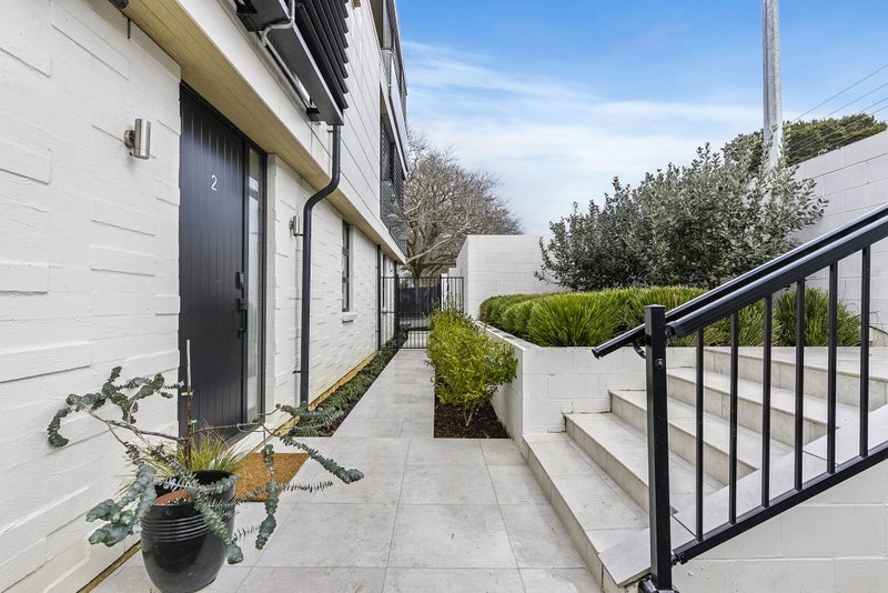 2 Macbeth Court, Milford, Auckland - Carousel 21