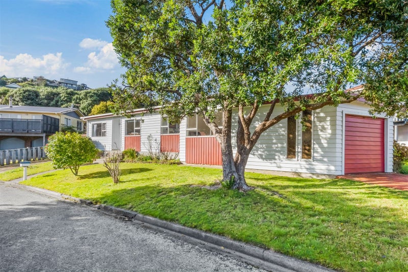 4 Naver Place, Papakowhai, Porirua - Carousel 1