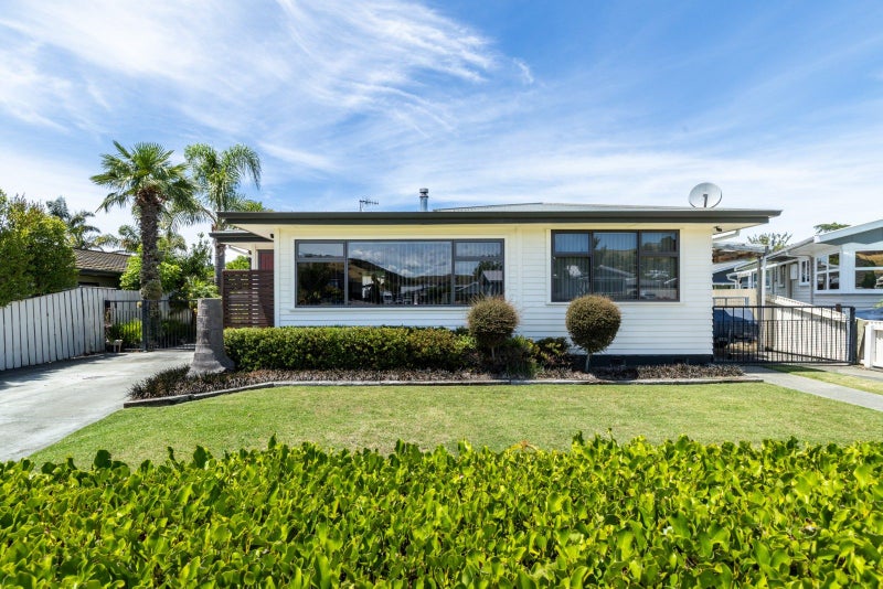 8 Forsyth Street, Taradale, Napier - Carousel 1