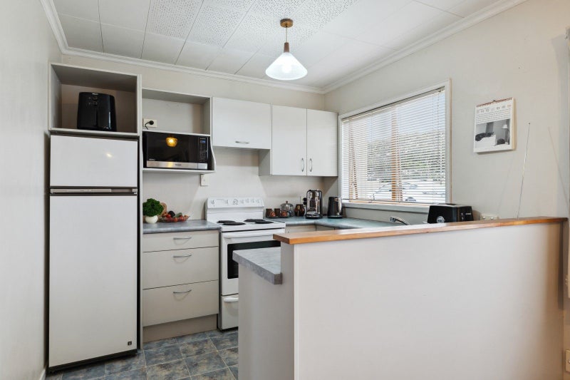 37 Birdwood Avenue, Moturoa, New Plymouth - Carousel 2