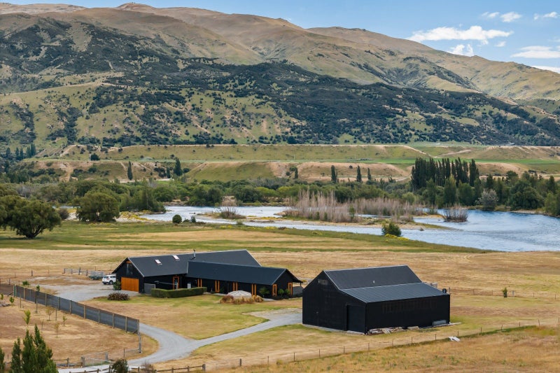 145 Oliver Road, Bendigo, Cromwell - Carousel 1