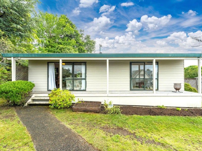1/10 Sunset Street, Hilltop, Taupō - Carousel 2