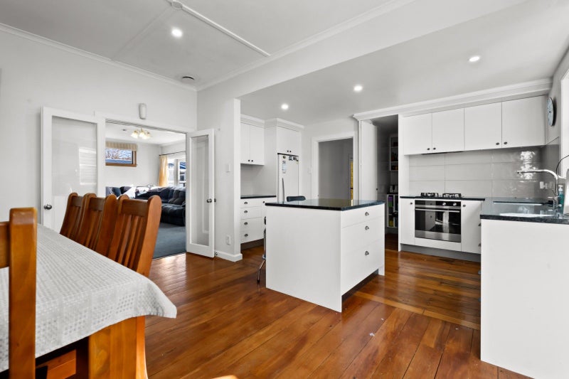 204A Tukapa Street, Westown, New Plymouth - Carousel 2