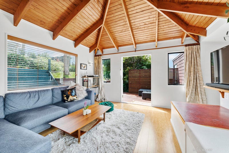 84 Raroa Road, Kelburn, Wellington - Carousel 2