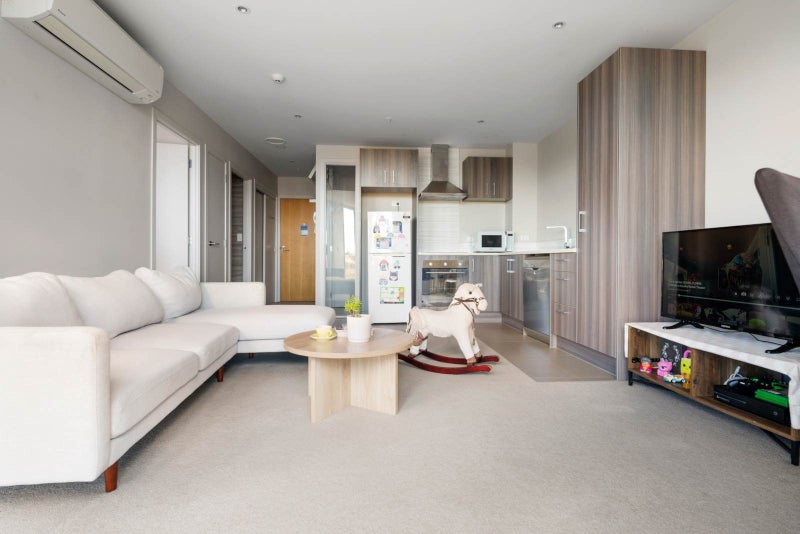 402/1 Rose Garden Lane, Albany, Auckland - Carousel 2