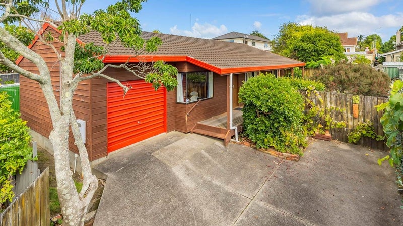 36A Huia Road, Point Chevalier, Auckland - Carousel 1