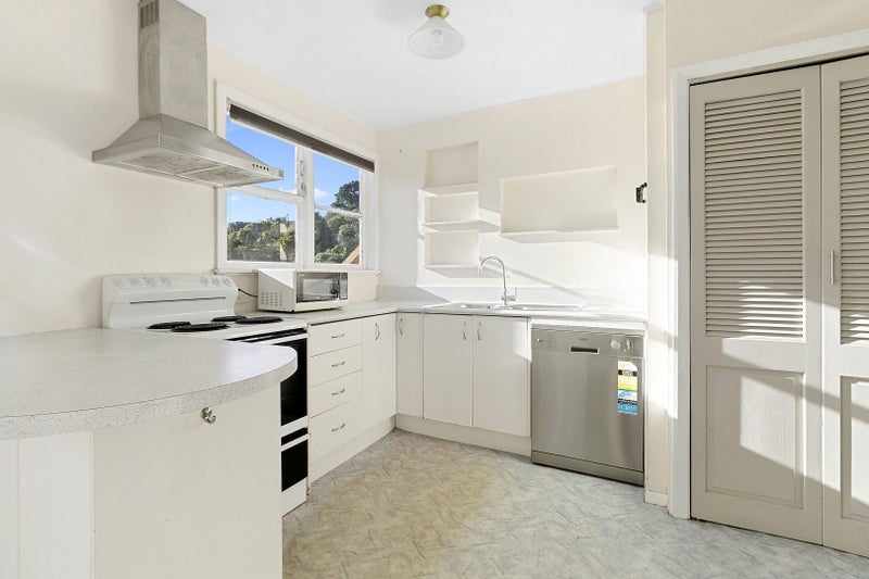 41 Lyndfield Lane, Newlands, Wellington - Carousel 2