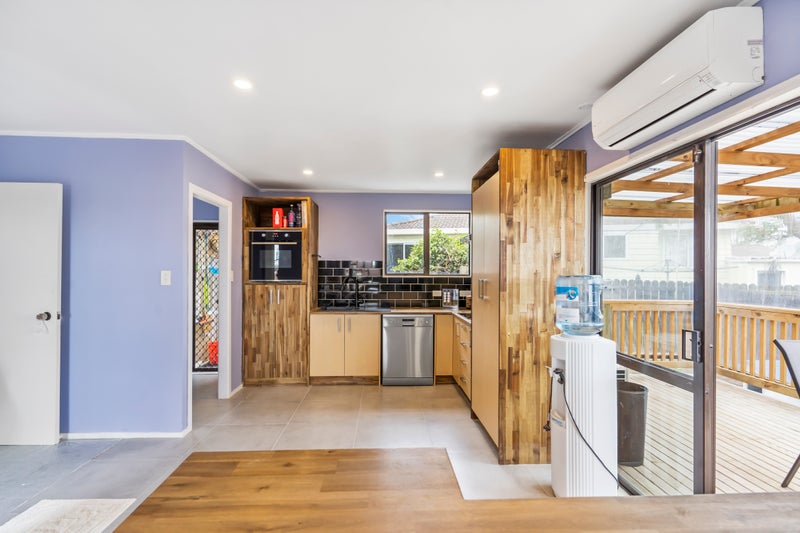 1/9 Etherton Drive, Weymouth, Auckland - Carousel 2