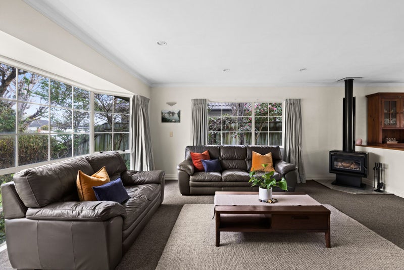 70 Whiting Crescent, Greenmeadows, Napier - Carousel 2