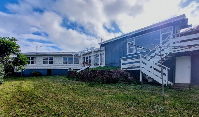 23 Warren Avenue, Three Kings, Auckland - Carousel 1