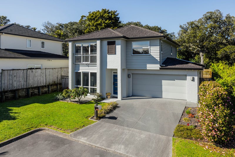 10 Vittoria Terrace, Flat Bush, Auckland - Carousel 1