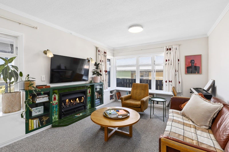 1/48 Lyall Parade, Lyall Bay, Wellington - Carousel 2