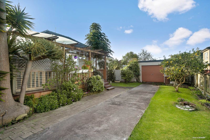 1/3 Cullen Avenue, Mount Roskill, Auckland - Carousel 2