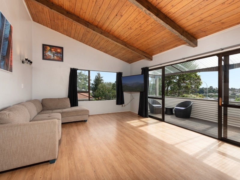 1 Cambridge Road, Judea, Tauranga - Carousel 1