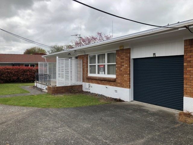 10B Galloway Street, Hamilton East, Hamilton - Carousel 12