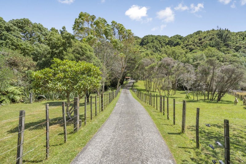 151 Moores Valley Road, Wainuiomata, Lower Hutt - Carousel 2