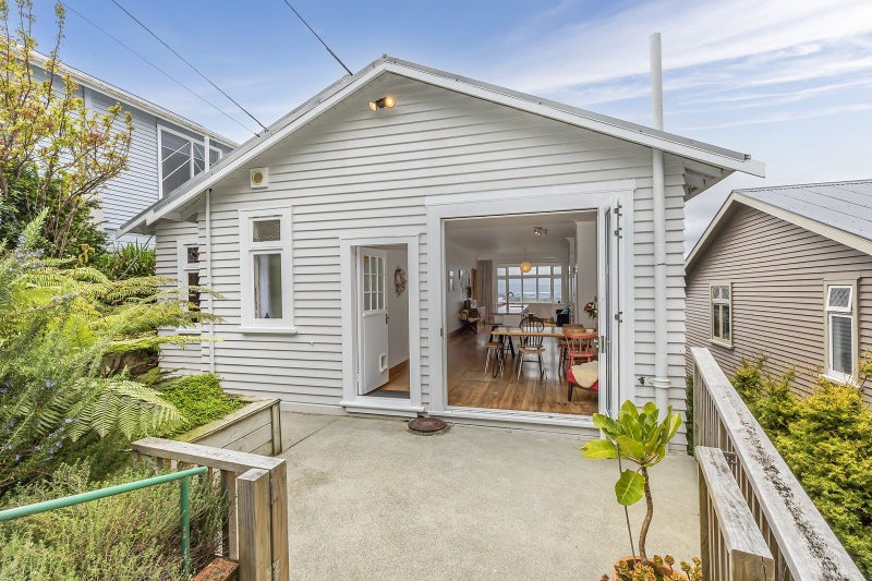 11 Mitchell Street, Brooklyn, Wellington - Carousel 1