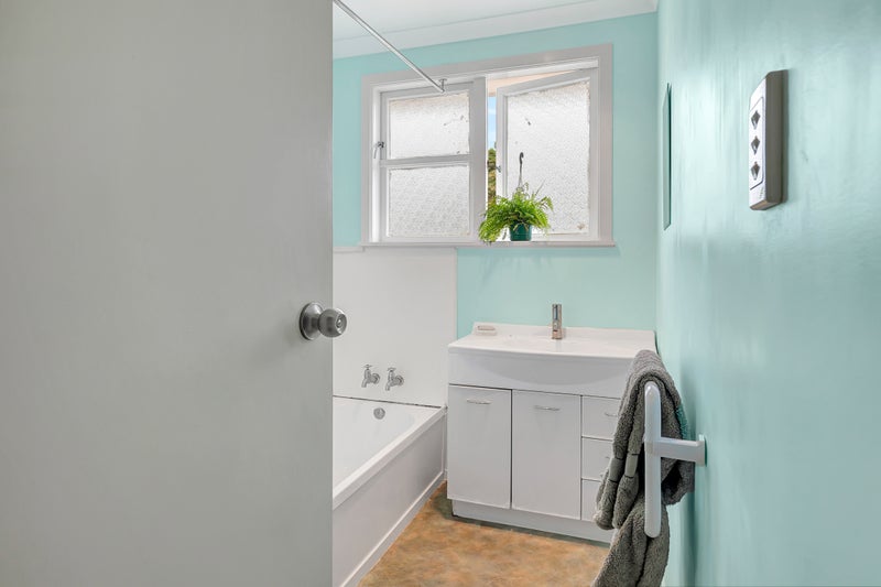 7 Downes Street, Titahi Bay, Porirua - Carousel 24