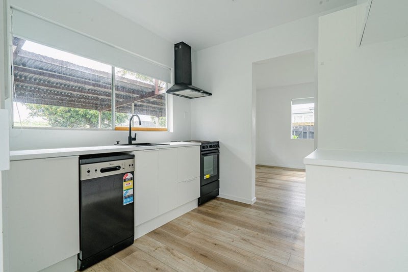 1/62 Frank Grey Place, Otahuhu, Auckland - Carousel 2