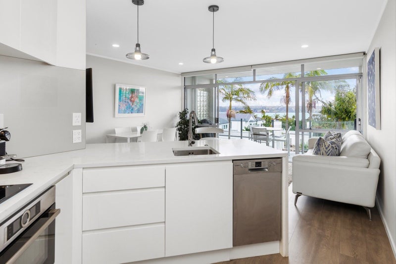 7/3 Hamilton Road, Herne Bay, Auckland - Carousel 1