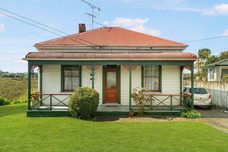 70 Tamaki Avenue, Otahuhu, Auckland - Carousel 22