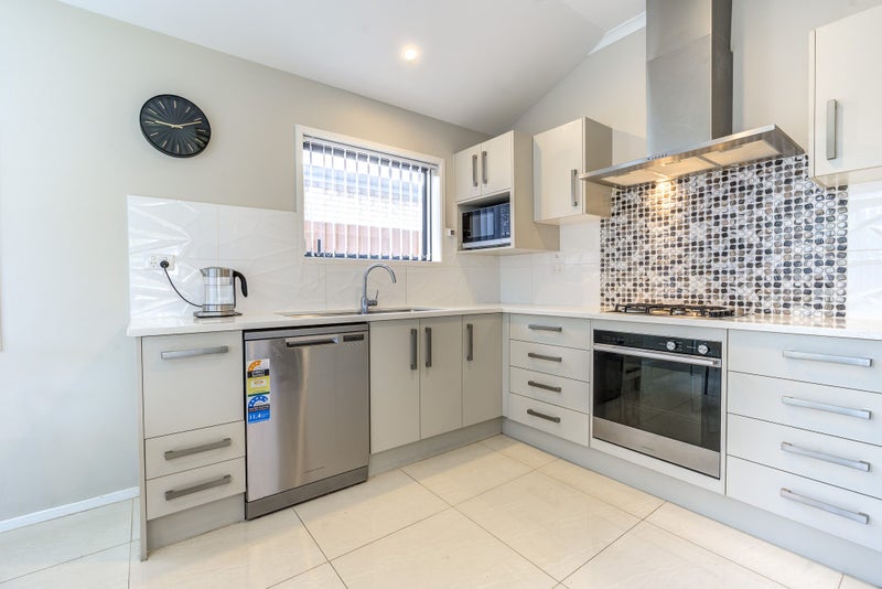 8 Squire Avenue, Chartwell, Hamilton - Carousel 2