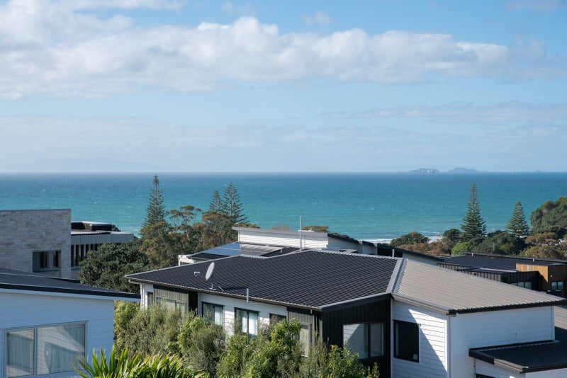 24 Bearing Parade, Long Bay, Auckland - Carousel 2