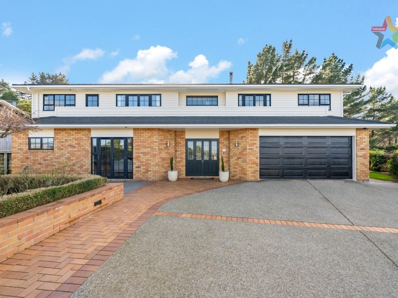 44 Arahiwi Grove, Tirohanga, Lower Hutt - Carousel 2