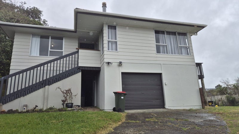 7 Win Grove, Hatfields Beach, Orewa - Carousel 1