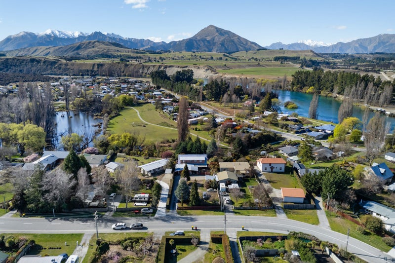 16 Lagoon Avenue, Albert Town, Wanaka, Otago - Carousel 2