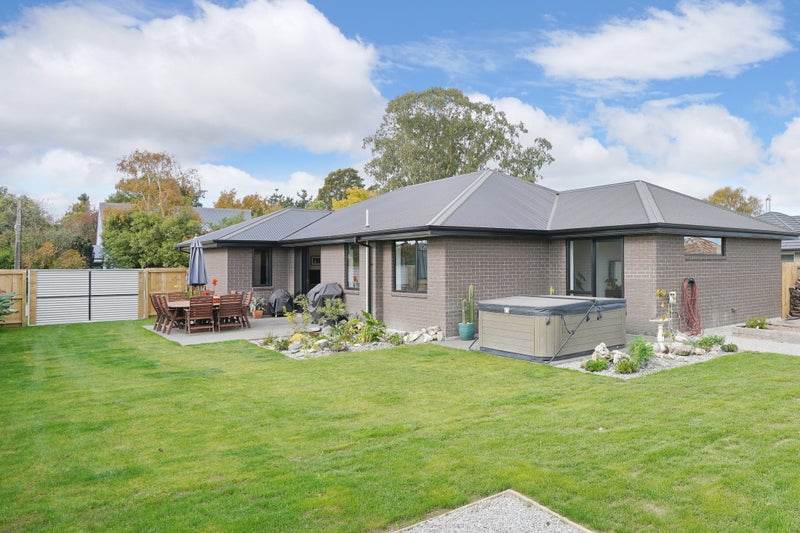 132 High Street, Southbridge, Southbridge - Carousel 1