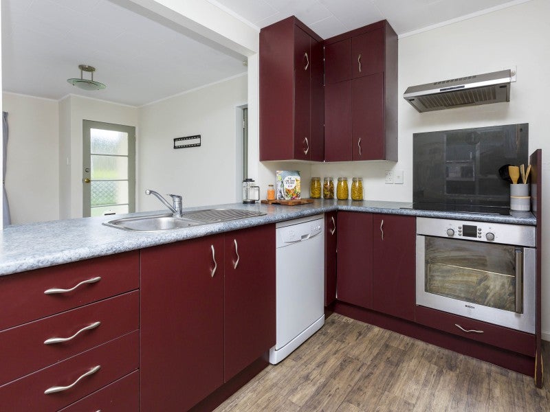 11B Gemstone Drive, Birchville, Upper Hutt - Carousel 2