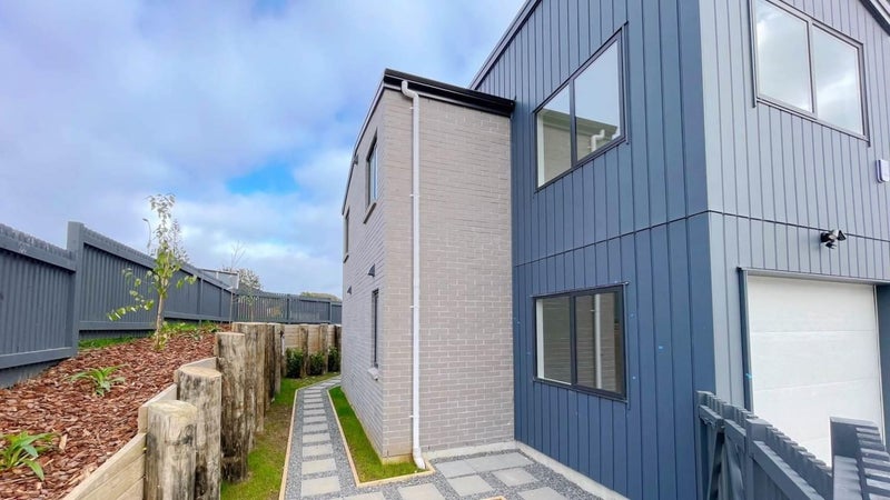 23A Bayview Road, Bayview, Auckland - Carousel 1