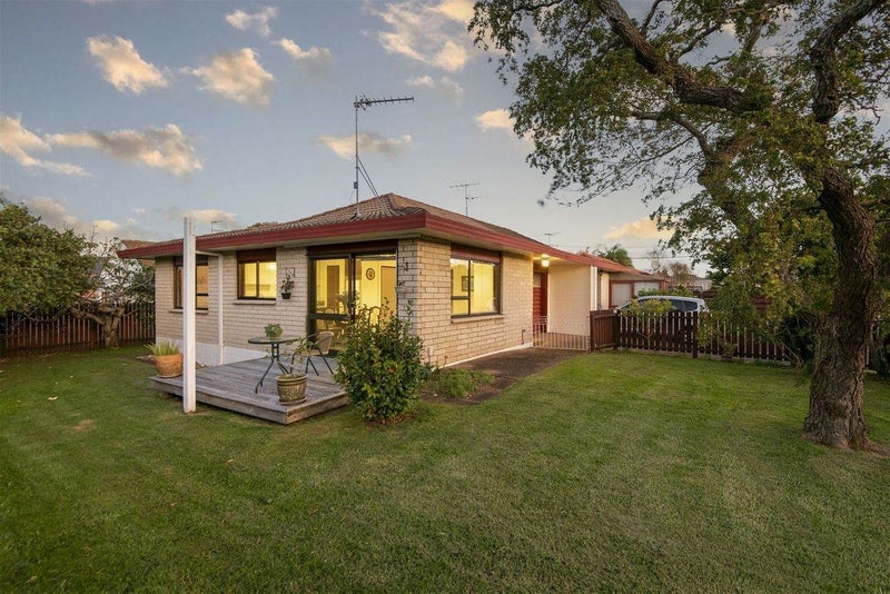 8/20 Allenby Road, Panmure, Auckland - Carousel 1