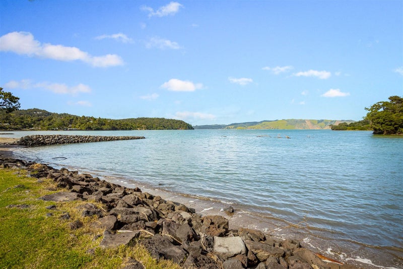 1260 Huia Road, Huia, Auckland - Carousel 18